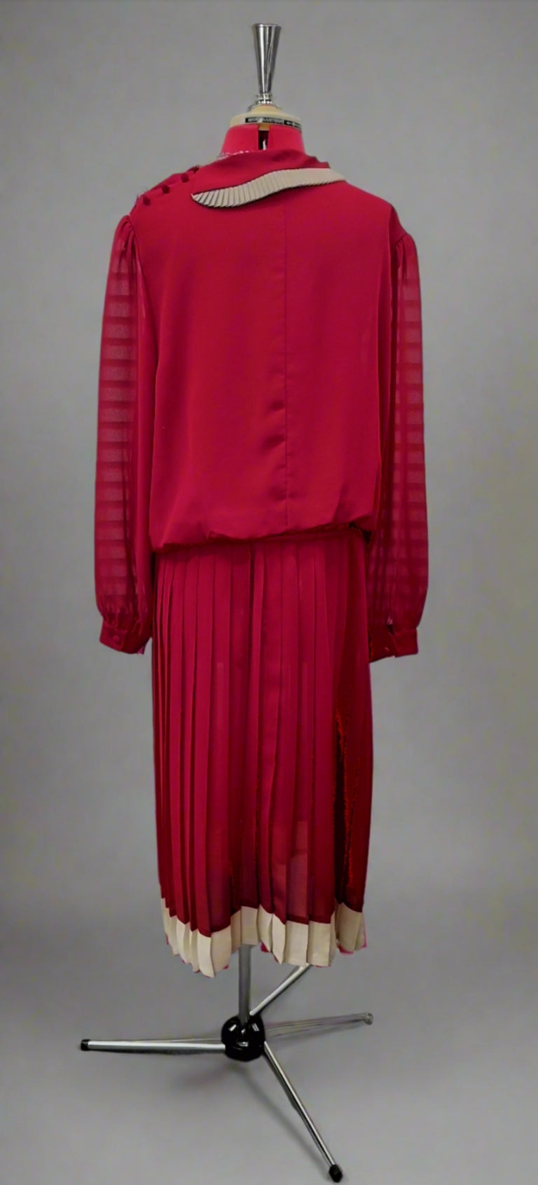 Maroon Dolina Pleated dress, 1980's vintage style. Size- XL
