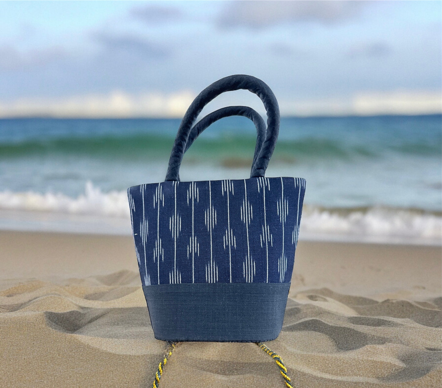 Hand bag