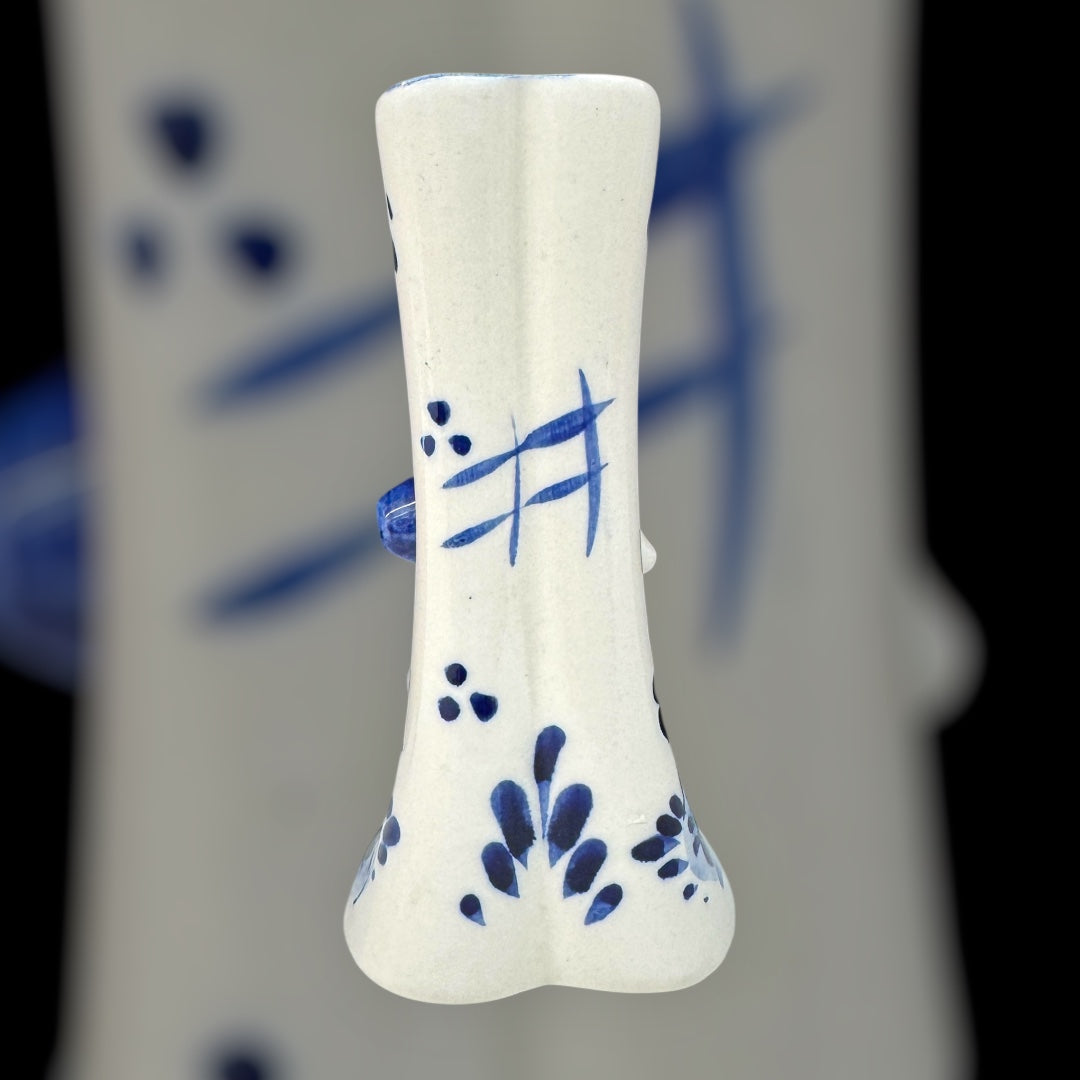 Delft Blue Dutch Boy & Girl Kissing Holland Figure Handpainted Vase