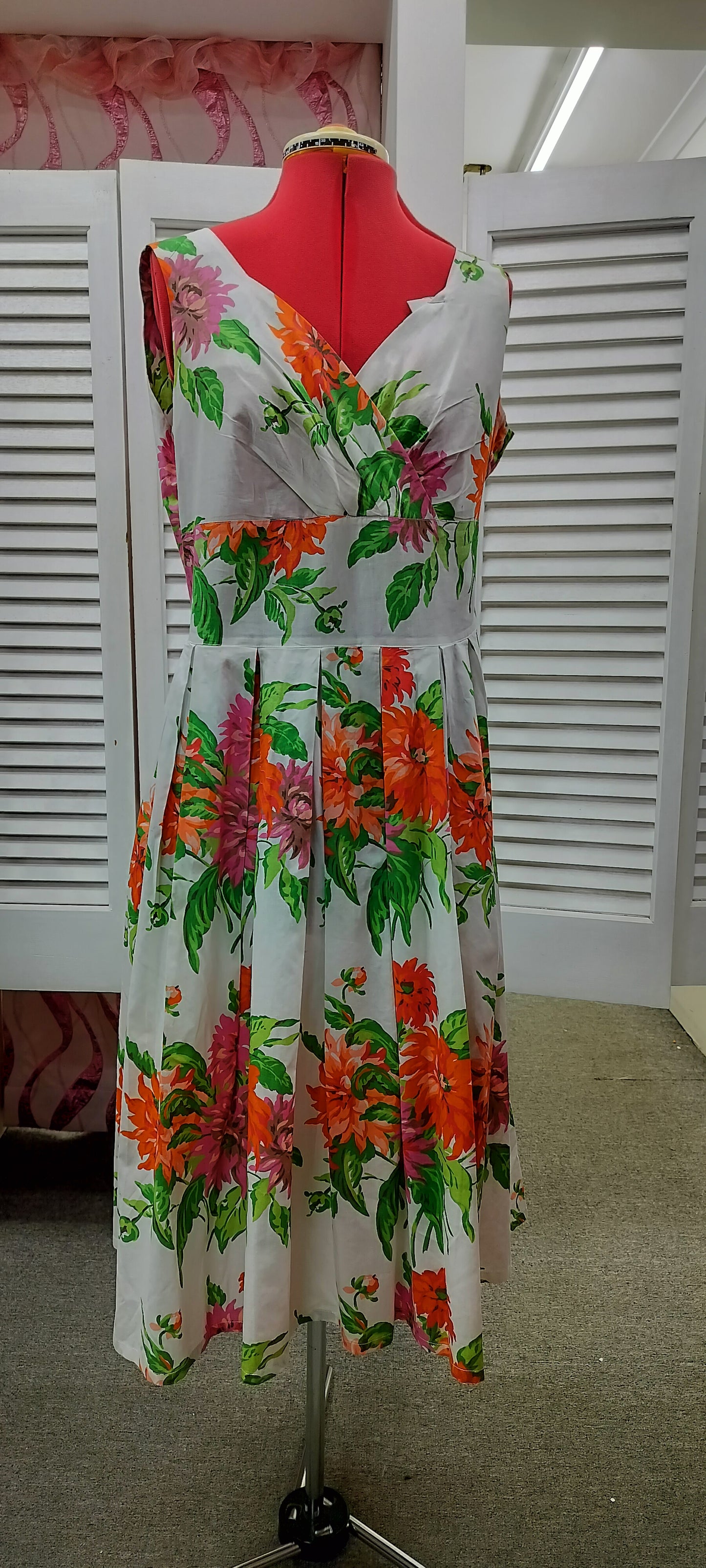 Lazy Bones crisp cotton dress. 1950's vintage style. Size- L.