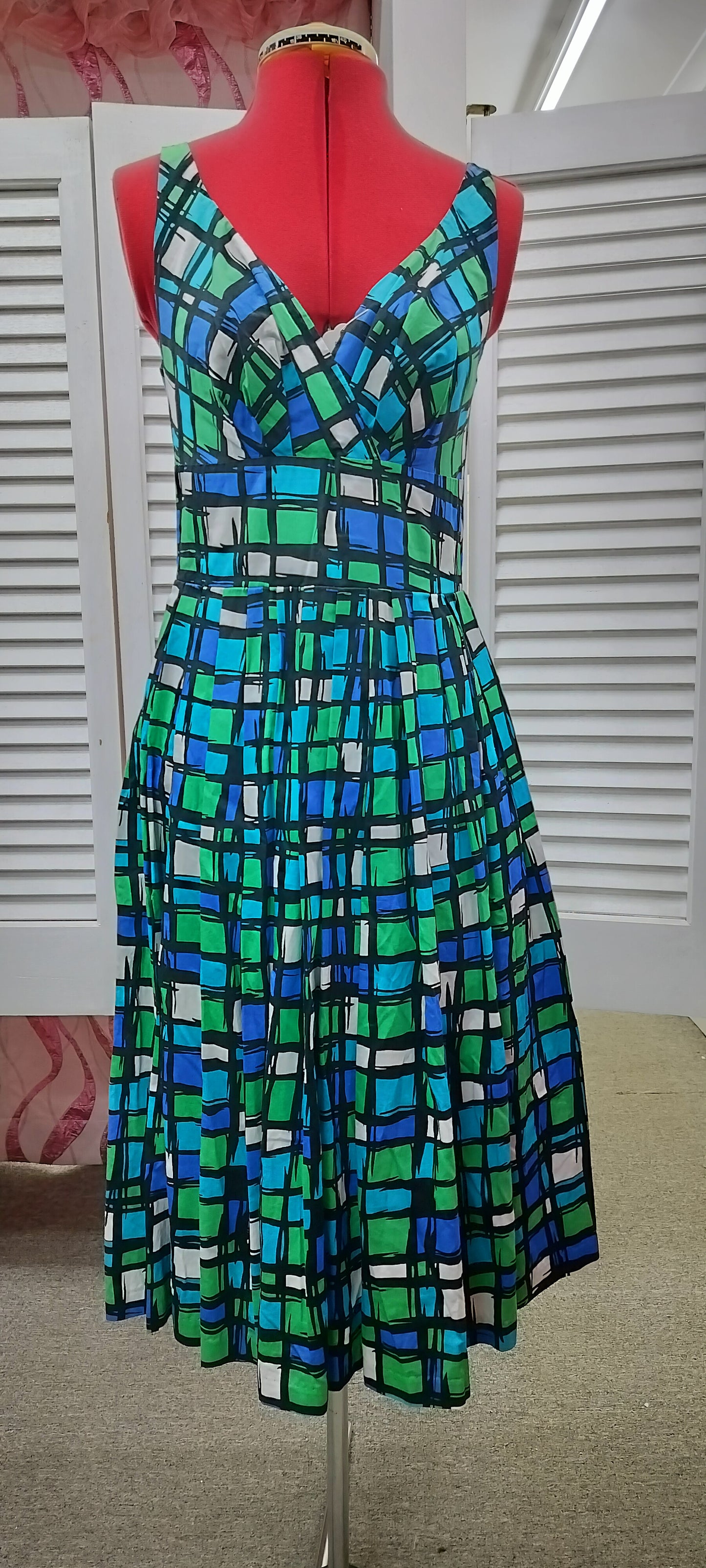 Retro Spec'd cotton day dress. Size- 10.