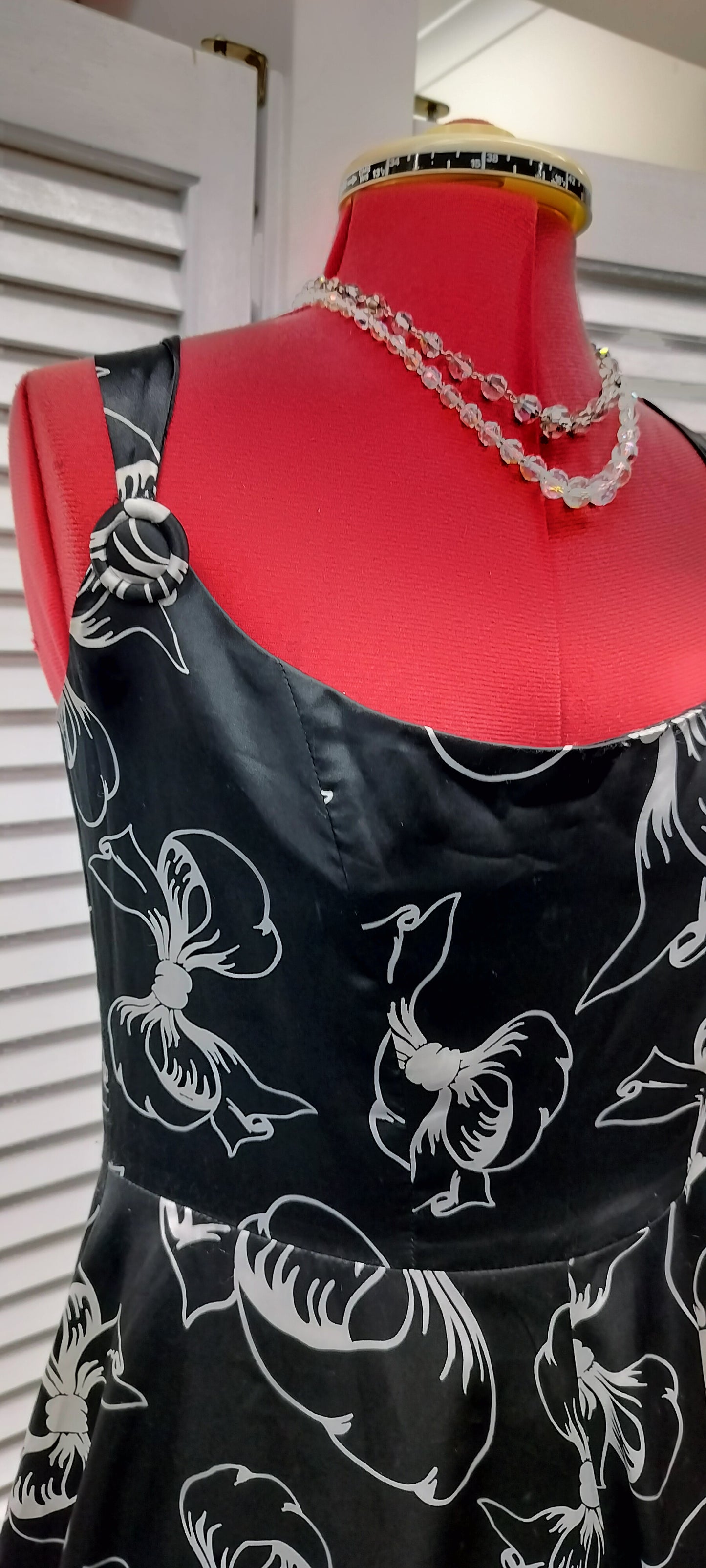 Route 66 stain bows dress. Tuille underskirt. Size-14.