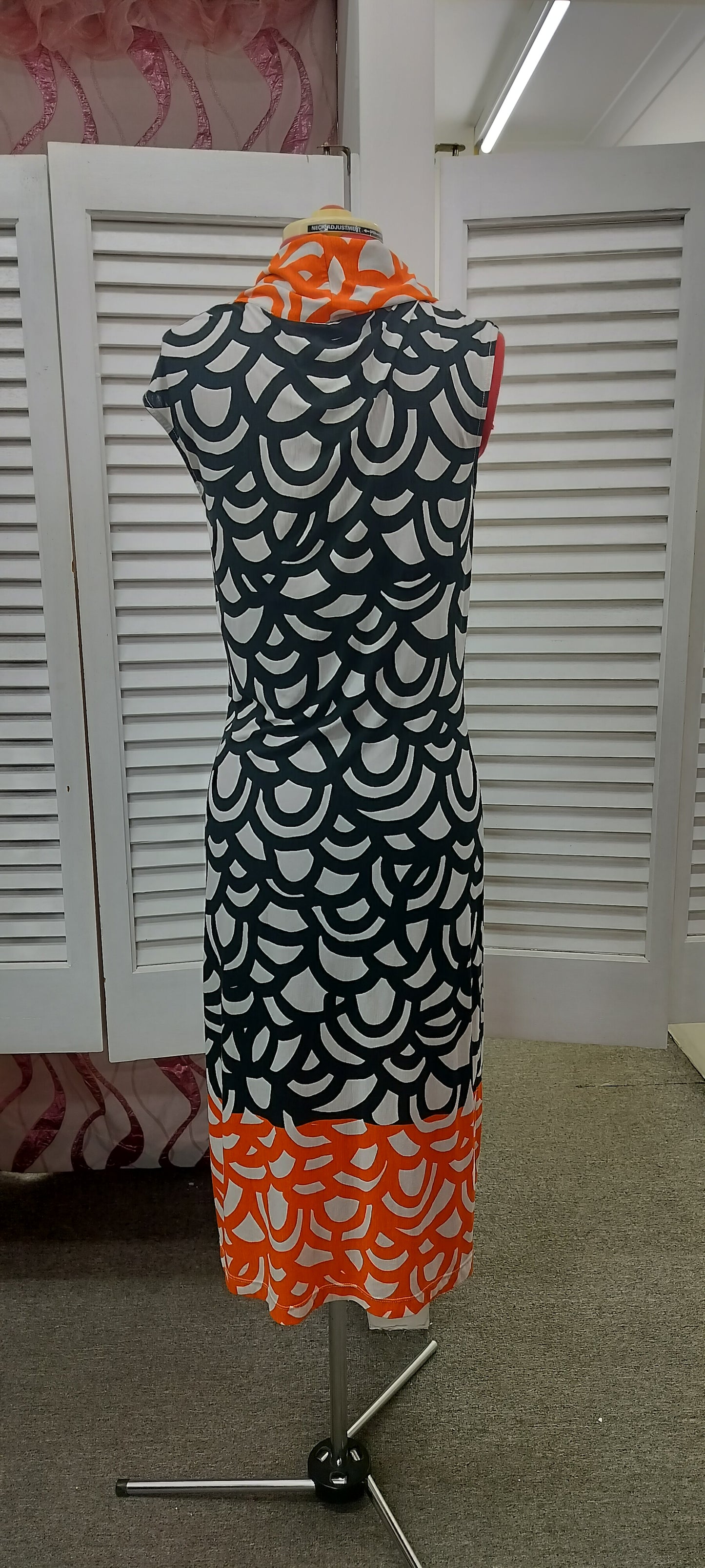 Howard shower's dress. Size-10