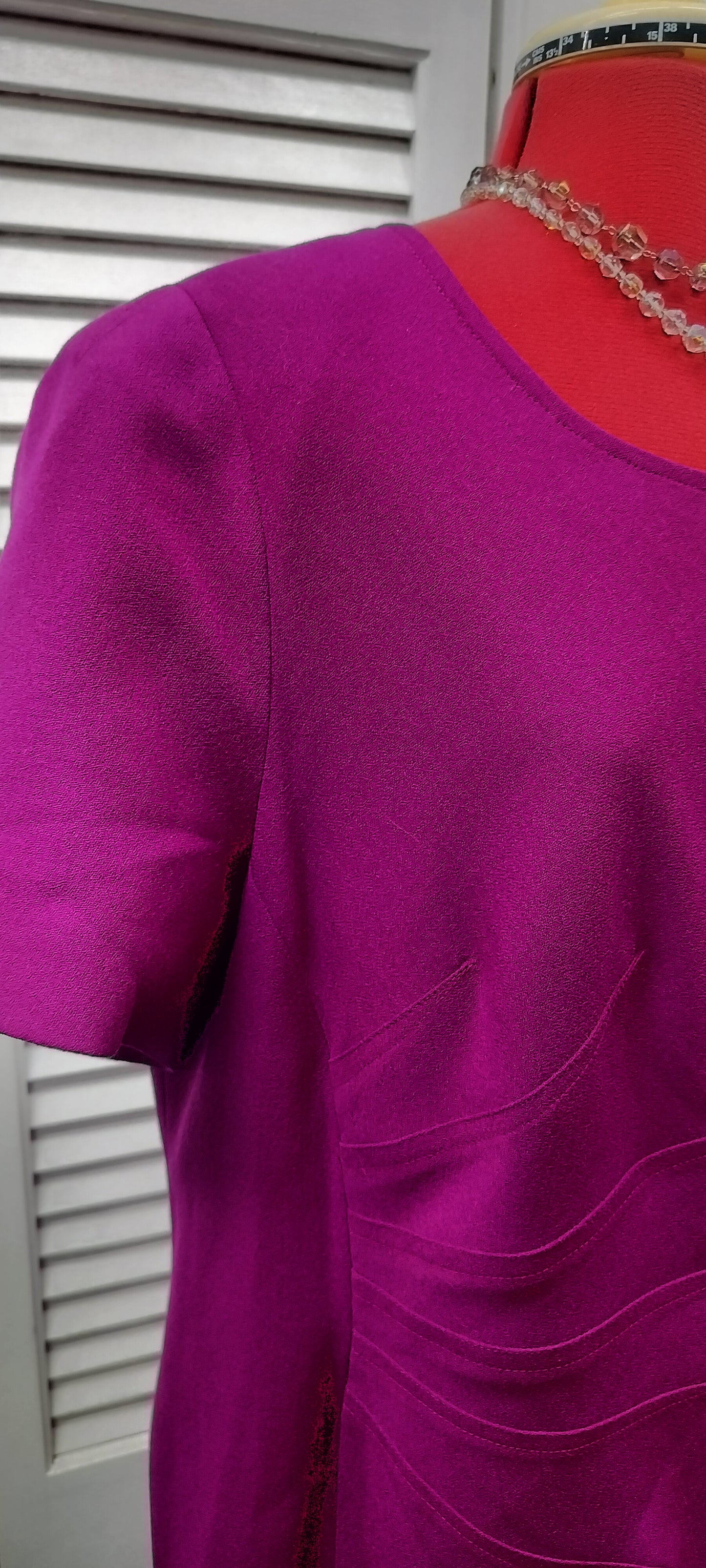 Perri Cutten cerise wool s/s dress. Size -18.