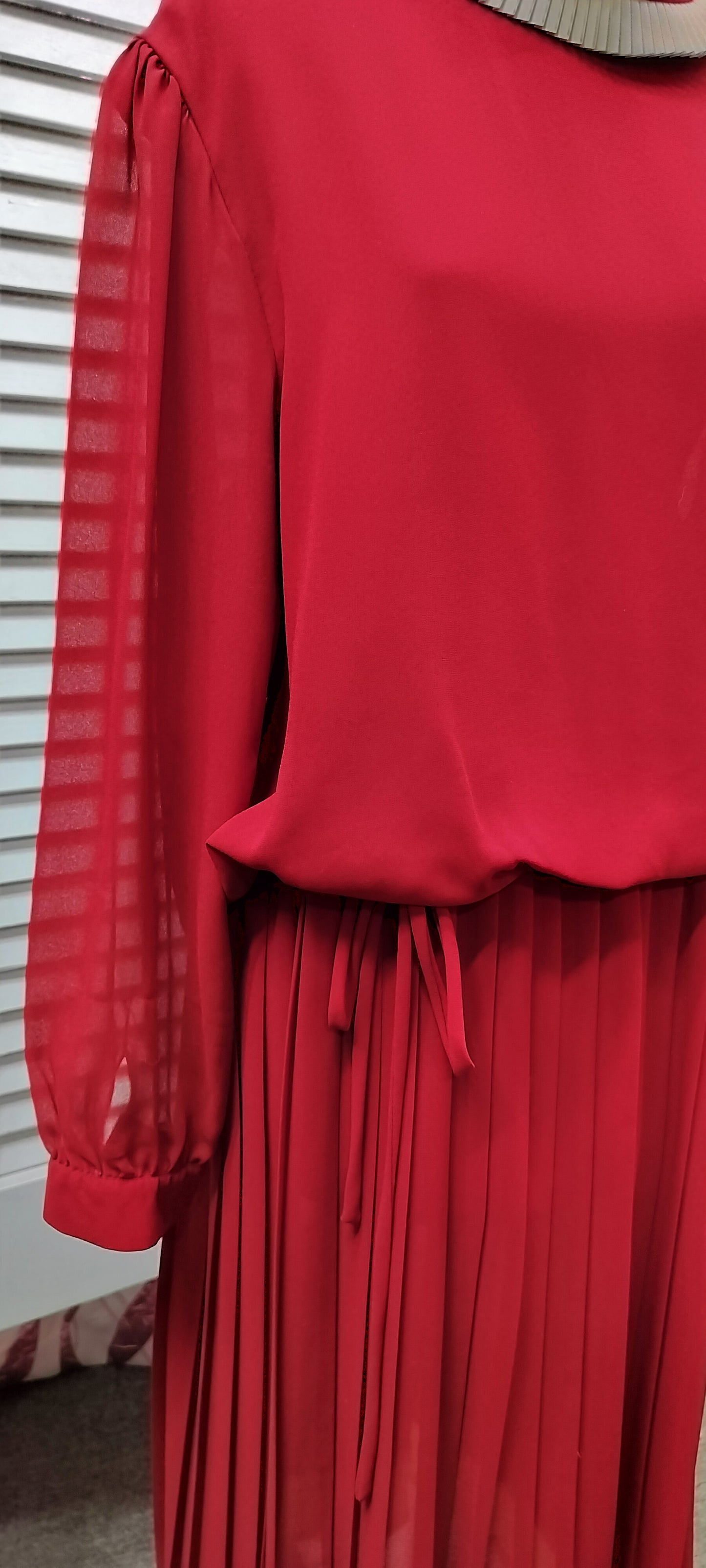 Maroon Dolina Pleated dress, 1980's vintage style. Size- XL