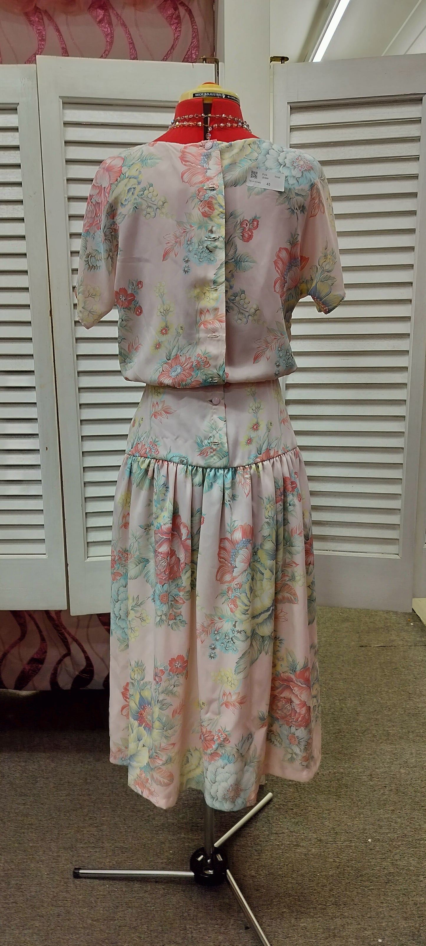 Pretty vintage style floral dress