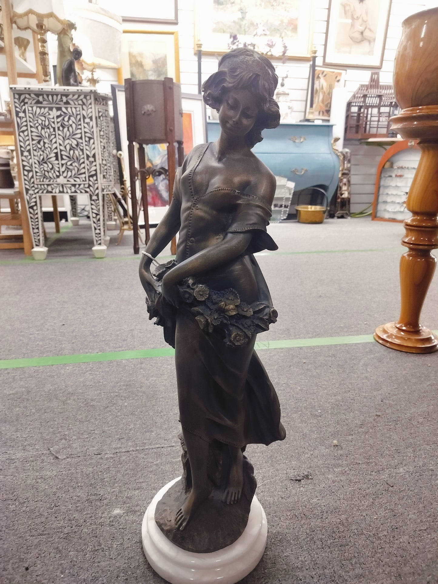 Lady Statue Minor Damage As Is