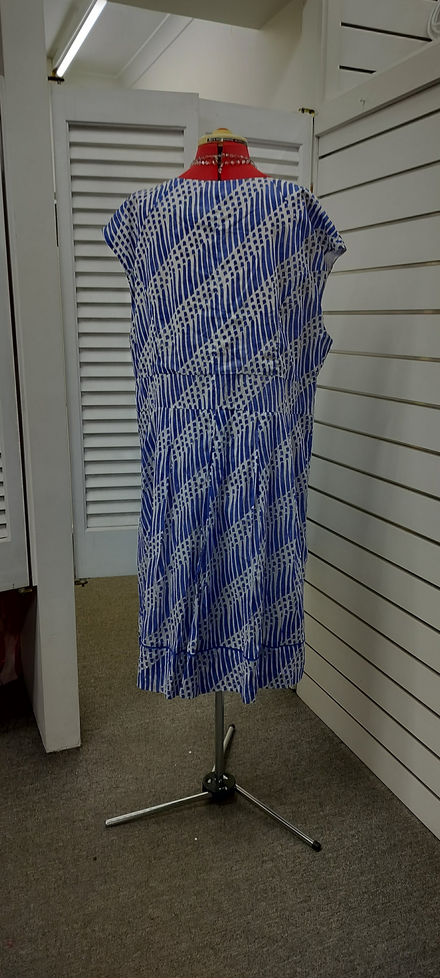 Yarra Trail dress with a tag on. Size-20 (xl).