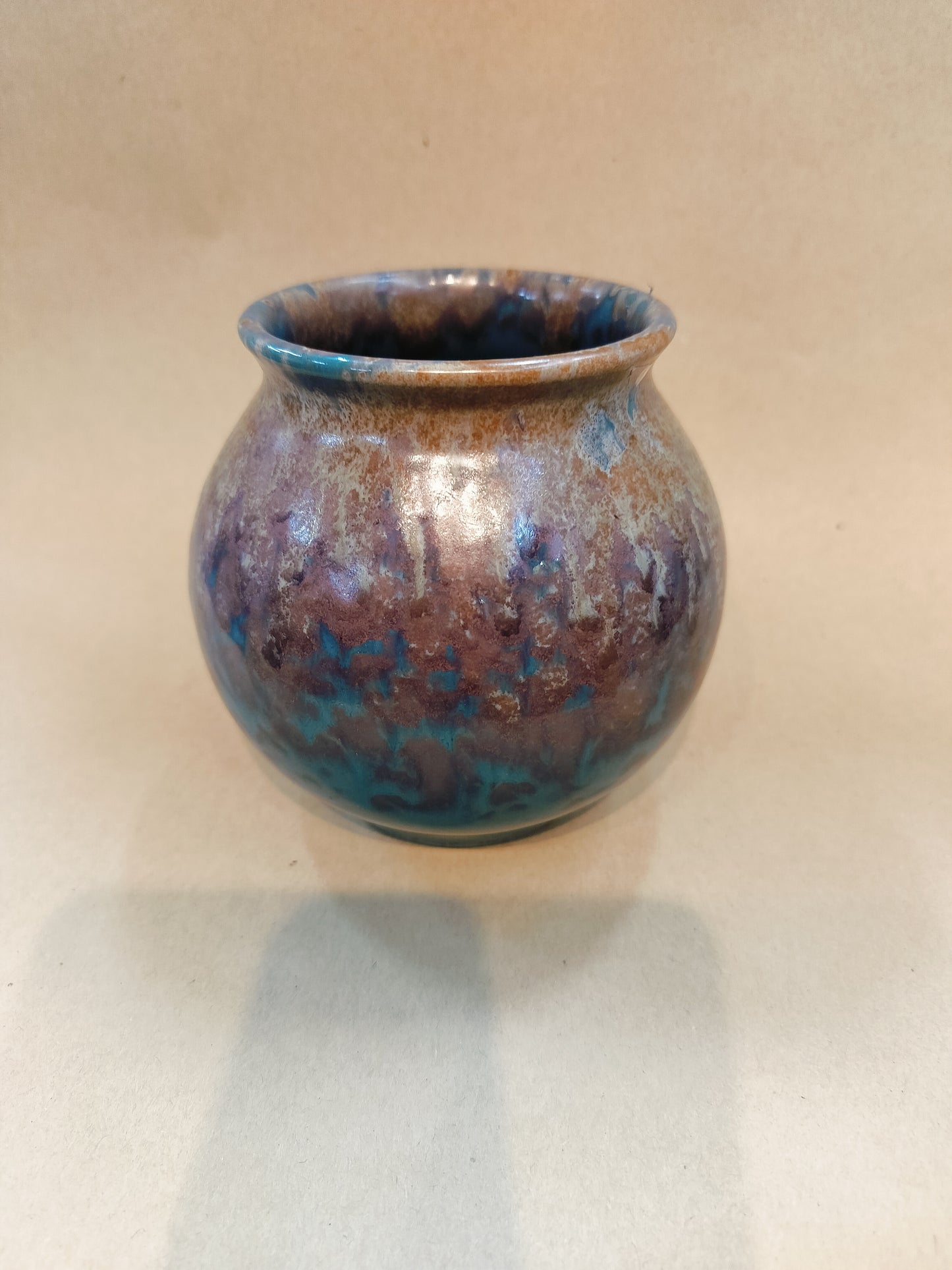 Deco Villeoy & Boch Pot. Size- 4.7"x 4.4", diameter - 14.5".