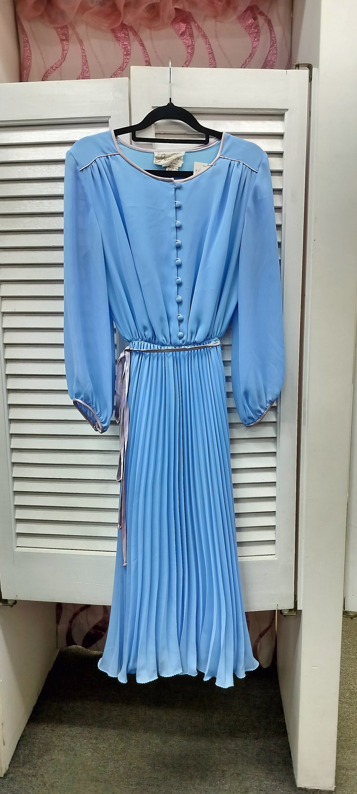 Blush Blue Janelle Sunray. Size- 14 1/2 .