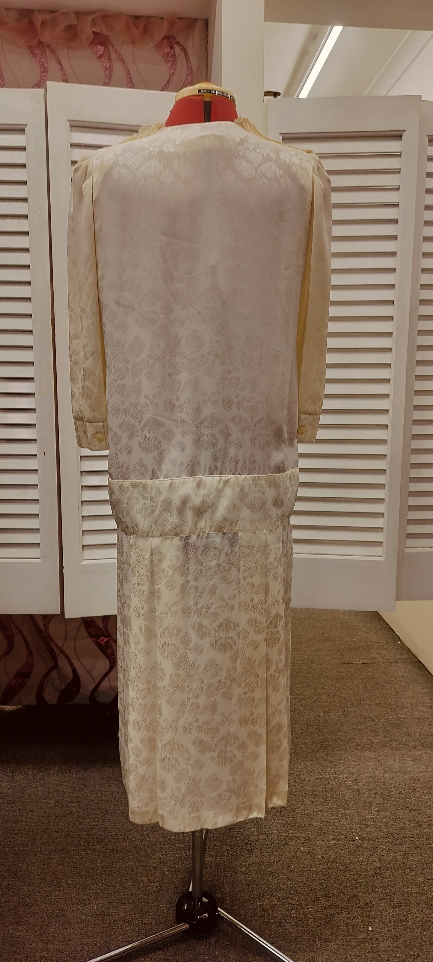 Anthea Crawford, 80's dress beautiful cream colour. Size10