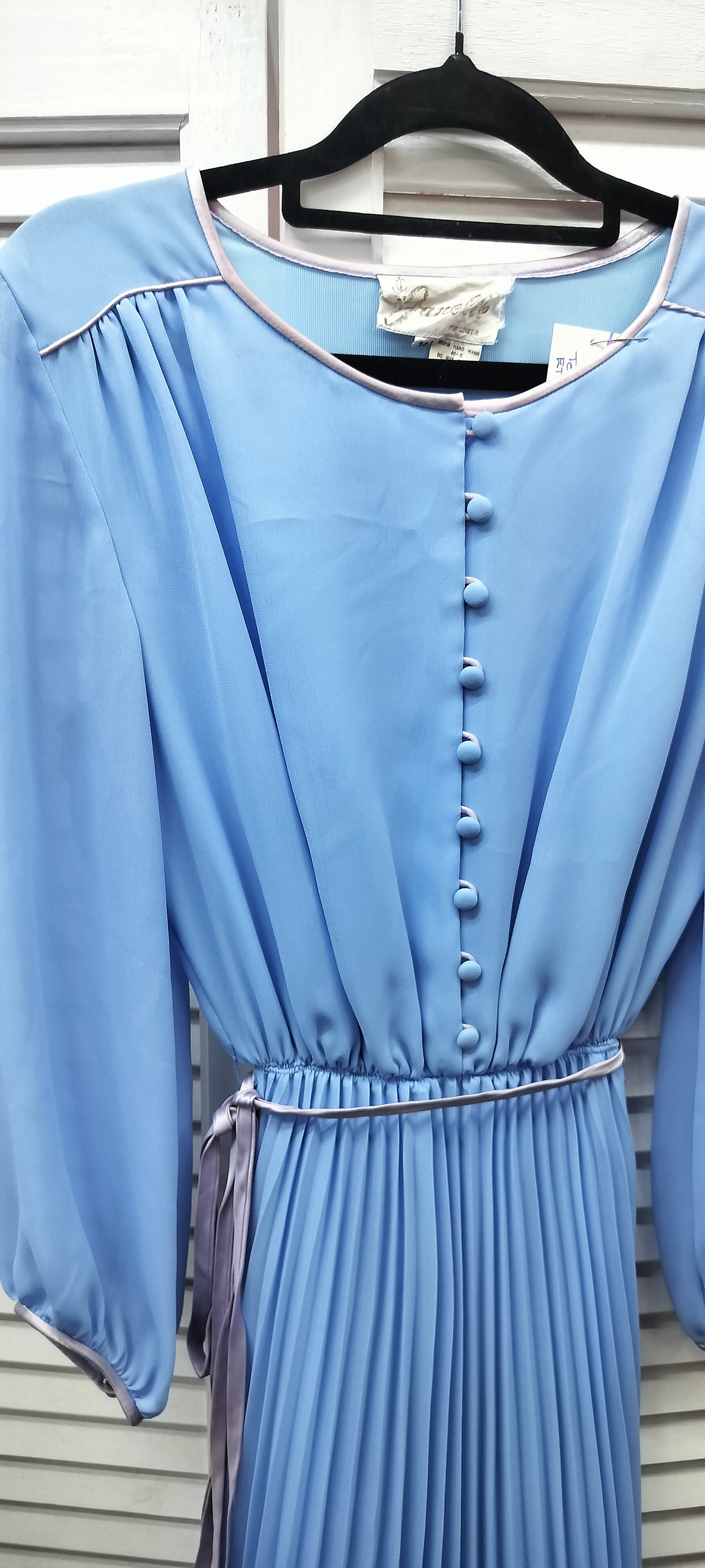 Blush Blue Janelle Sunray. Size- 14 1/2 .
