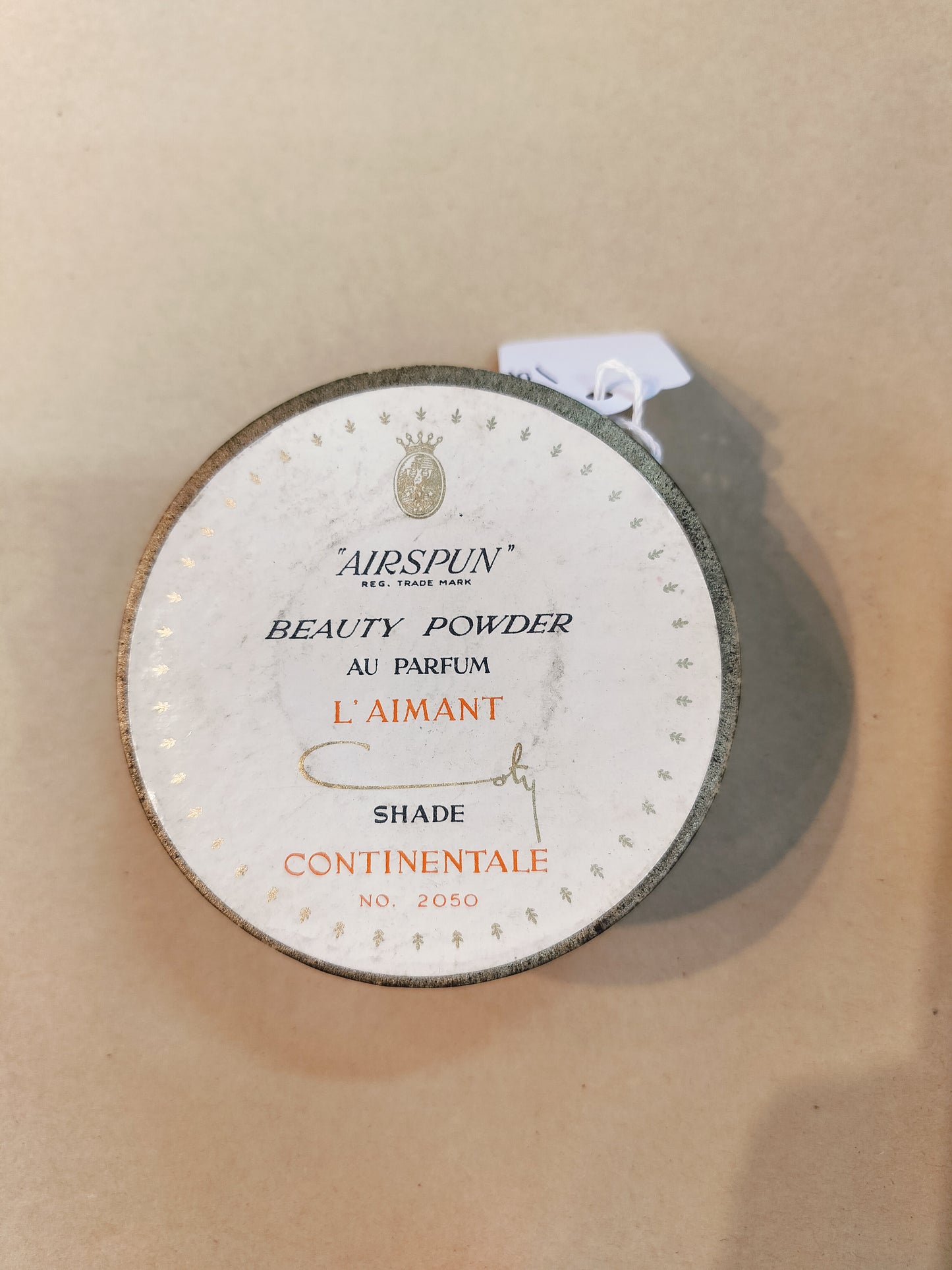 L' Aimant Powder Box