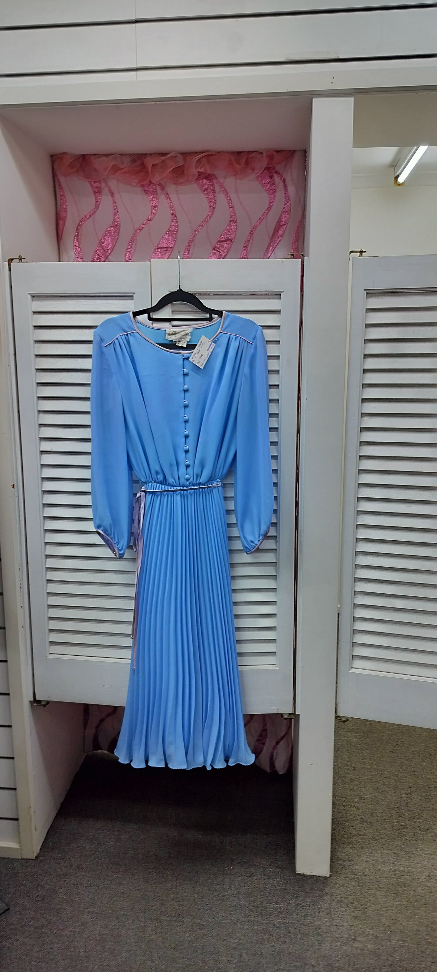 Blush Blue Janelle Sunray. Size- 14 1/2 .
